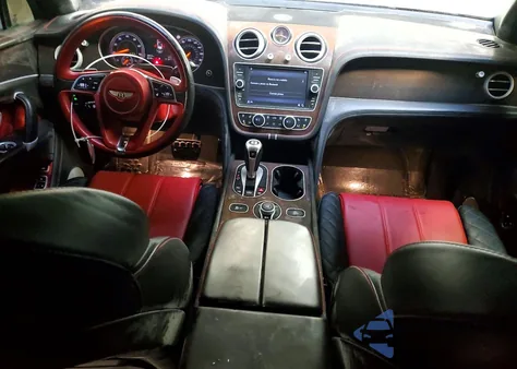 2018 Bentley Bentayga z USA, uszkodzony, nr VIN SJAAC4ZV5JC020618